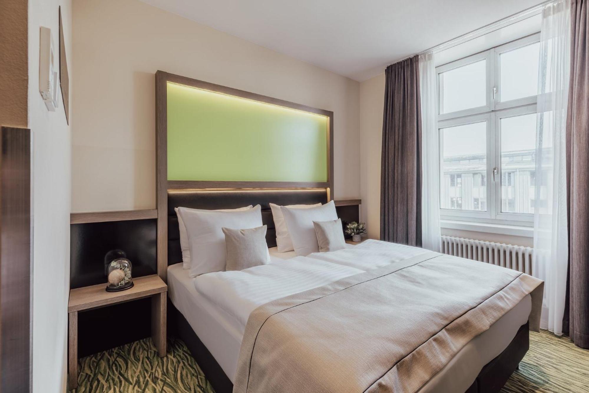 Garner - Charlottenburg, An Ihg Berlin